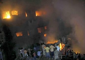 Bangladesh, violento incendio in un palazzo residenziale a Dhaka: 43 morti, decine di feriti