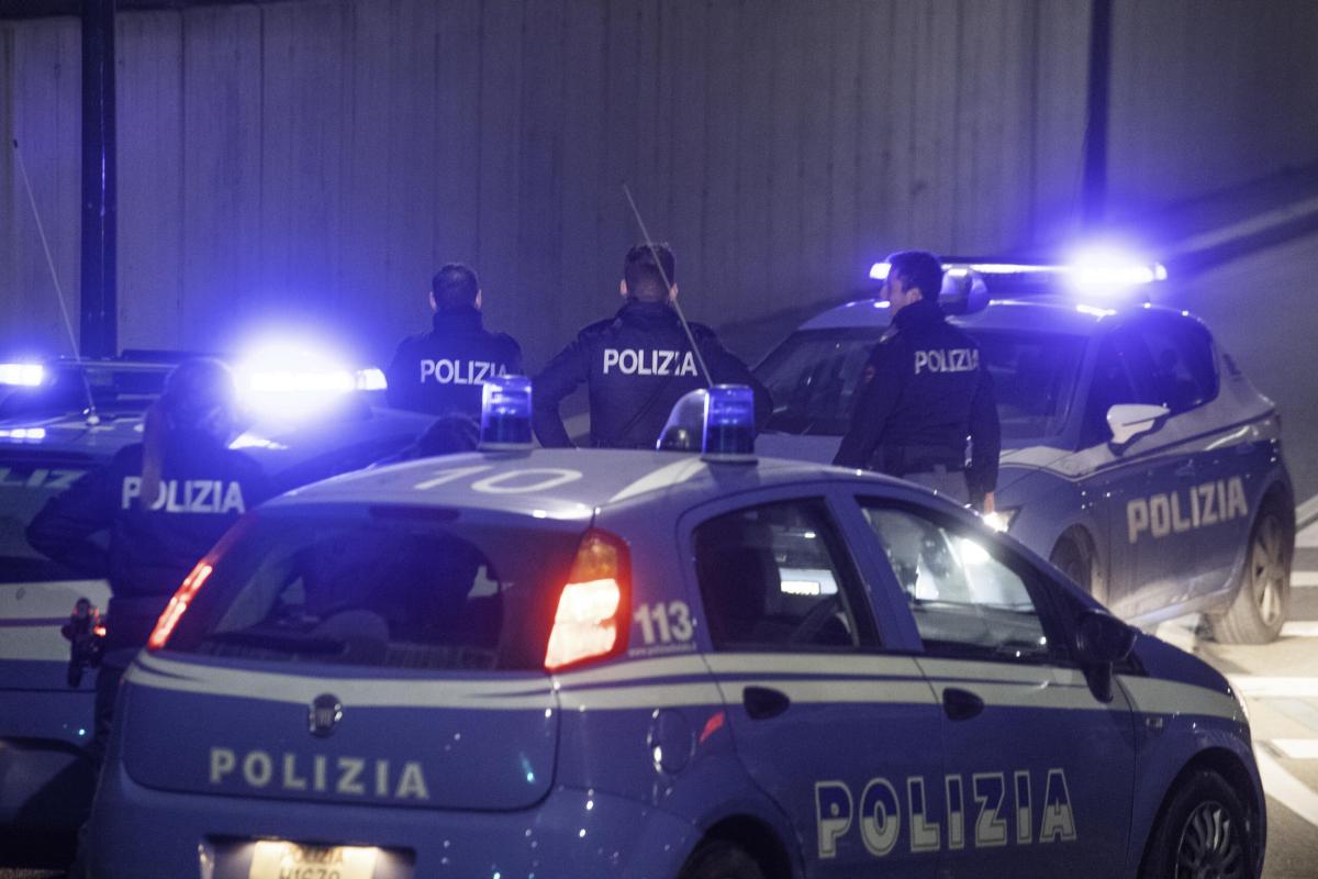 Milano, aggrediscono e derubano un turista alla stazione: arrestata…