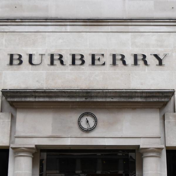 Burberry: via il direttore creativo Riccardo Tisci, al suo posto Daniel Lee