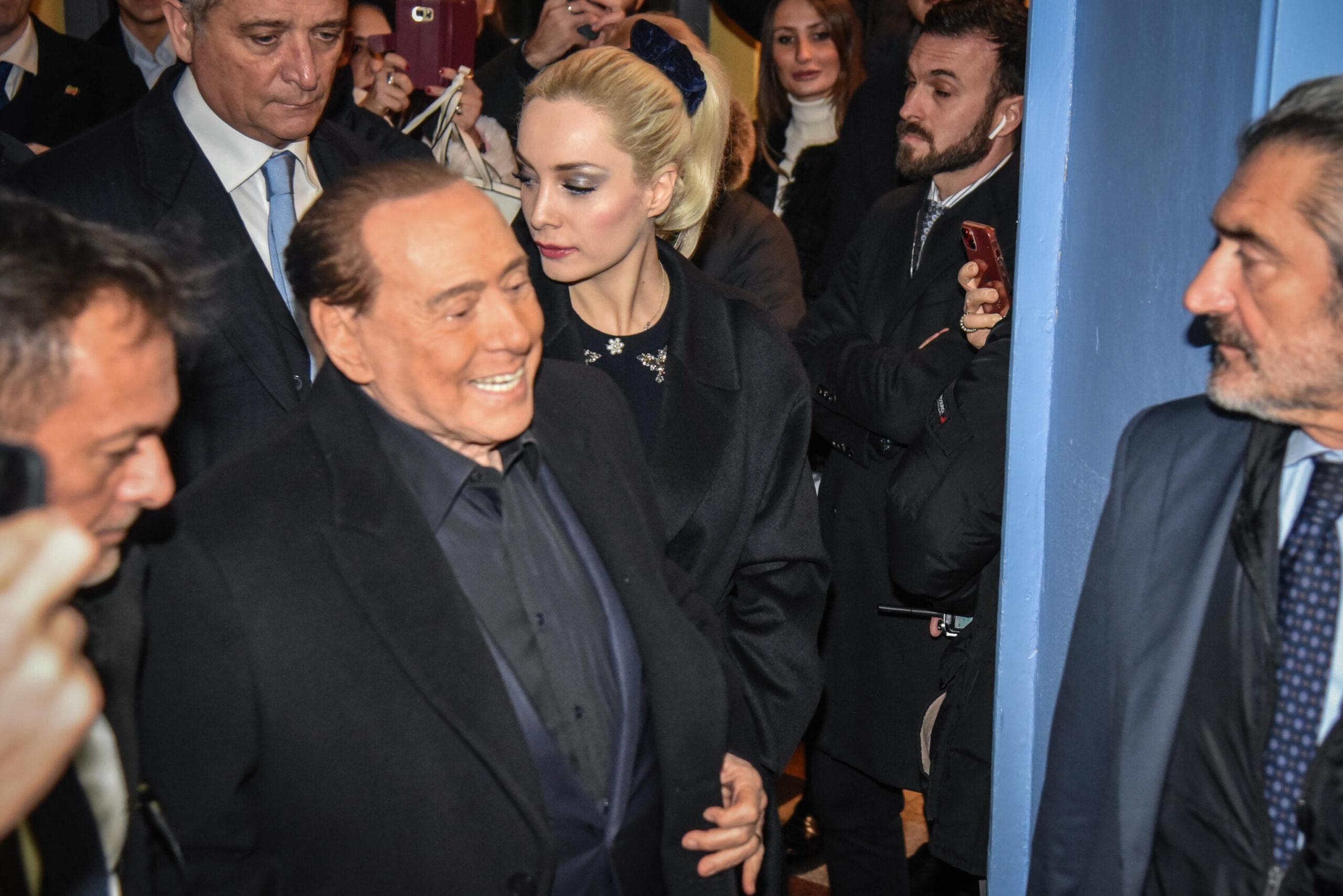 Ruby ter, le prime dichiarazioni di Berlusconi: “Undici anni di sofferenze”