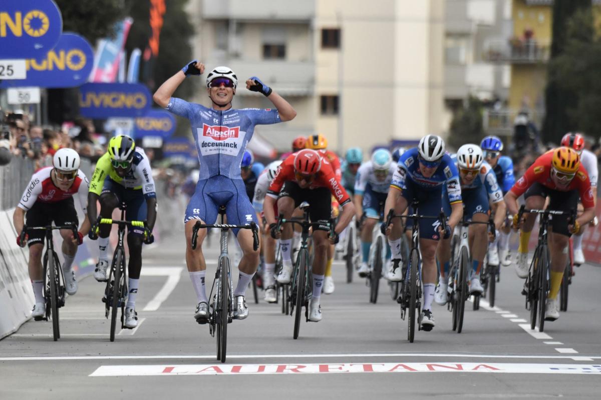 Tirreno-Adriatico 2024: a Follonica vince Philipsen, Ayuso resta leader