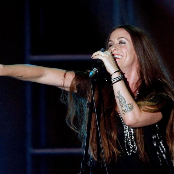 Alanis Morissette, un tour nel 2025 per celebrare i 30 anni dall’uscita di “Jagged Little Pill”: guida all’unica data italiana di Codroipo