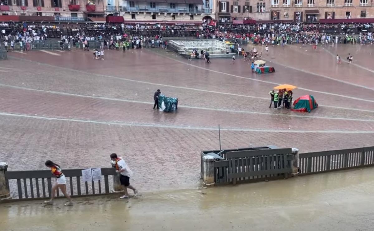 Prove Palio di Siena 2023 sospese per maltempo, ecco quando riprend…