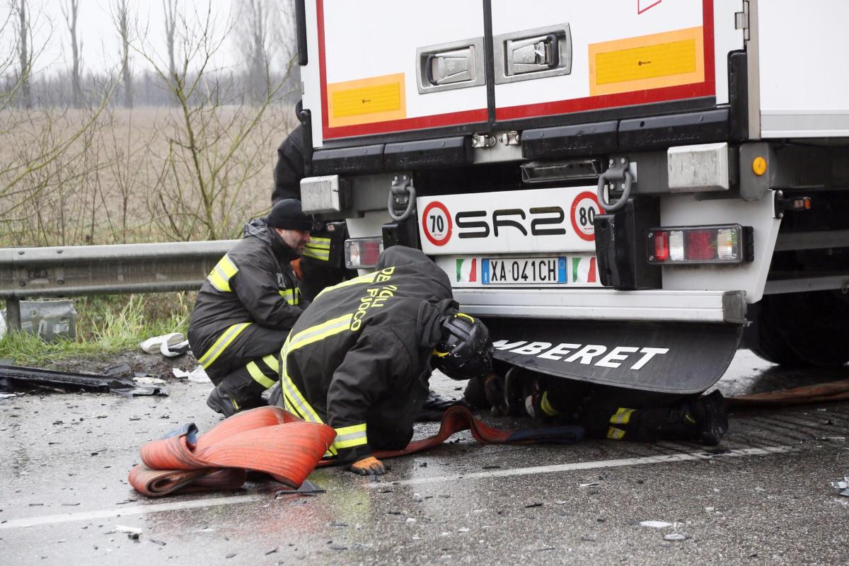 Tragico incidente sulla statale Taranto-Massafra, scontro tra auto …