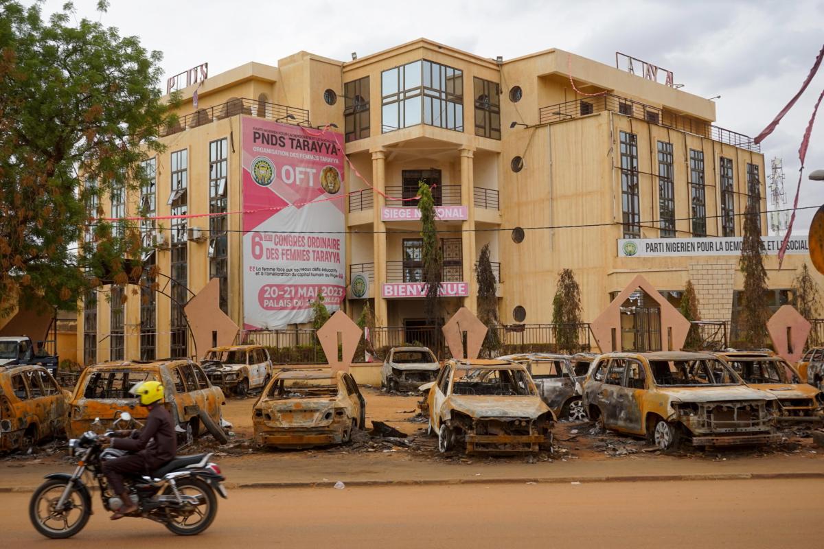 Niger, migliaia di donne in piazza contro le truppe della Francia. …