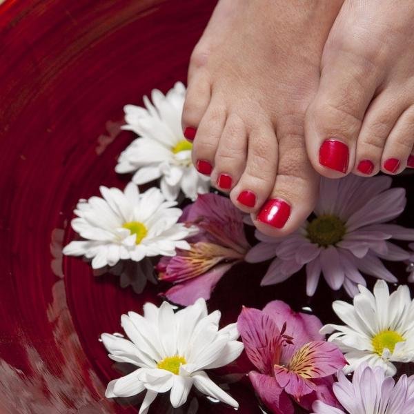 Pedicure fai da te: il benessere parte dal basso