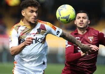 Lecce, in campo con la maglia celebrativa dei 115 anni di storia nella sconfitta contro il Torino