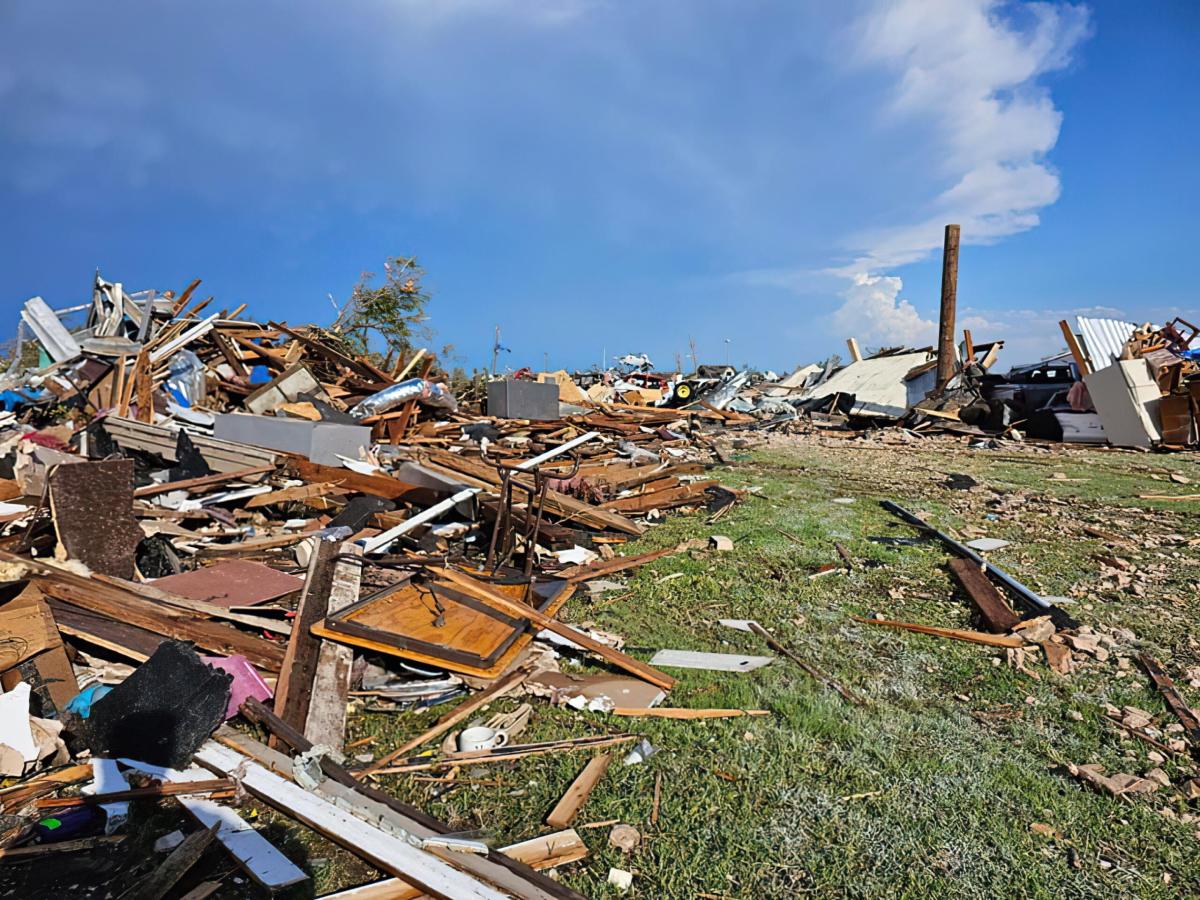 USA, in Carolina del Nord un tornado con venti a 240km orari distru…