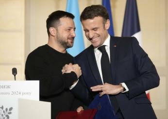 Zelensky e Macron firmano l’accordo di sicurezza a Parigi:  “passo storico” per l’Occidente