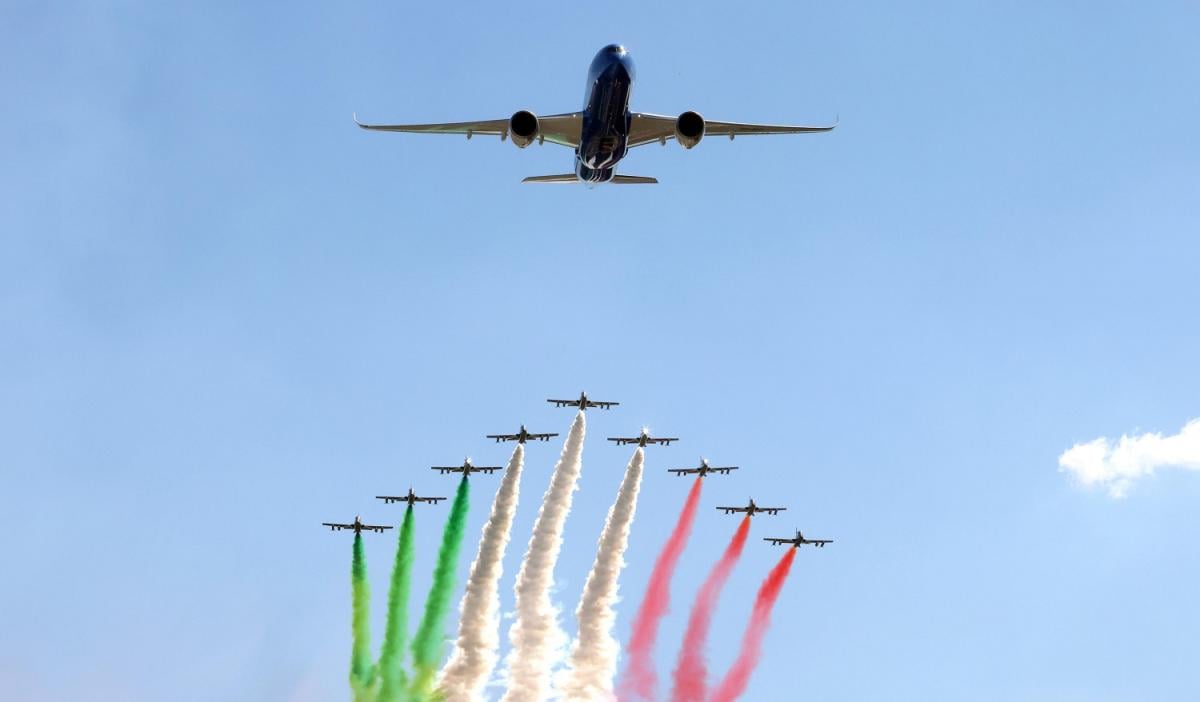 Aeronautica: treno con la scritta sbagliata e scoppia il caso social