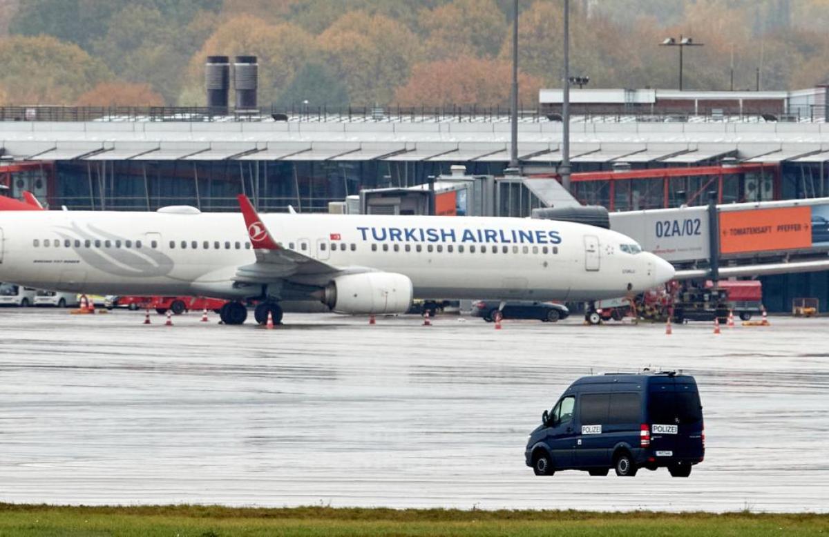 Germania, ancora chiuso l’aeroporto di Amburgo: 35enne asserragliat…