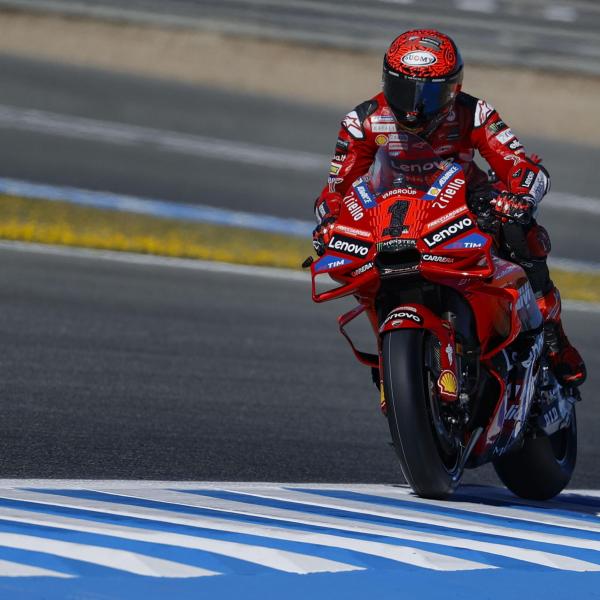 MotoGP, Bagnaia vince la Sprint Race ad Assen. Caduto Marquez