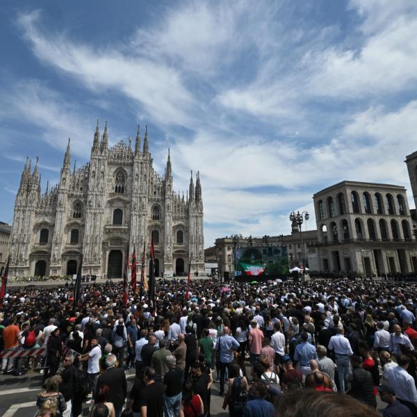 Berlusconi, i grandi assenti ai funerali in Duomo