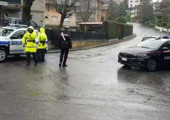 Modena, ex carabiniere armato barricato in casa a Pavullo: si è arreso dopo ore di trattative