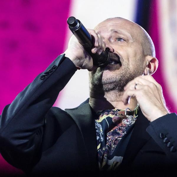 Concerto Max Pezzali Torino 2024: scaletta, apertura cancelli, quanto dura. Info sul parcheggio per lo Stadio Olimpico