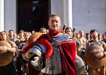 Il mito di Totti vestito da gladiatore al Lucca Comics 2024: storia dell’eredità della cultura romana in un simbolo pop