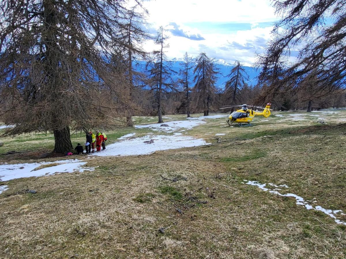 Bolzano, donna trovata morta in un sacco a pelo: è giallo sulle cause