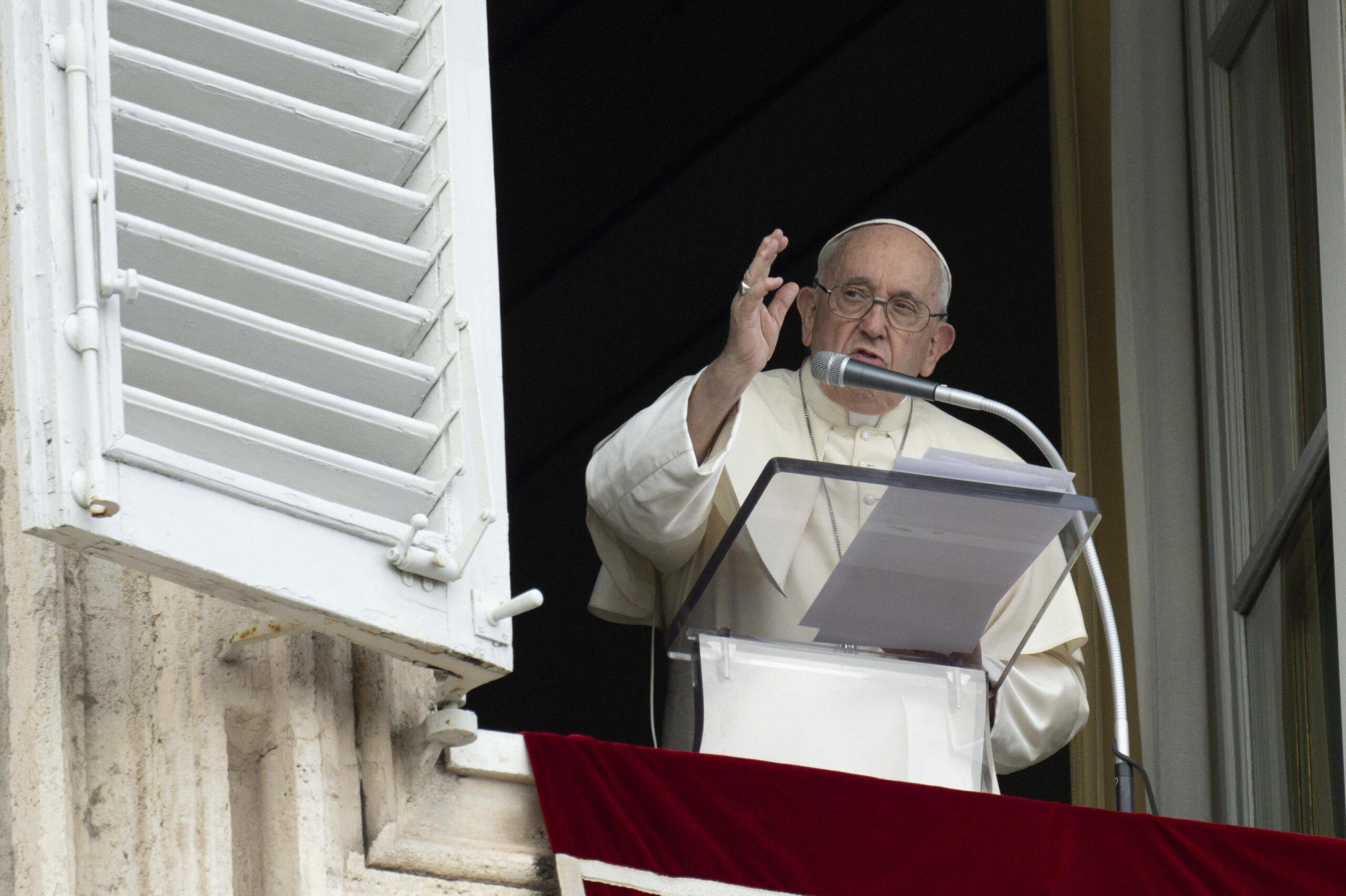 Papa Francesco sul rogo del Corano in Svezia: “Indignato e disgustato”