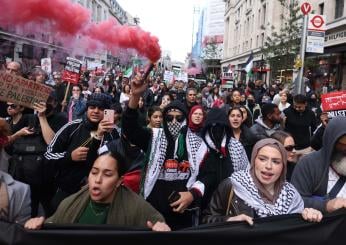 Guerra Israele-Palestina, manifestazione a Londra: circa 100mila persone in piazza