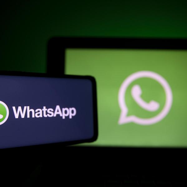 Whatsapp, arriva la possibilità di salvare i messaggi effimeri