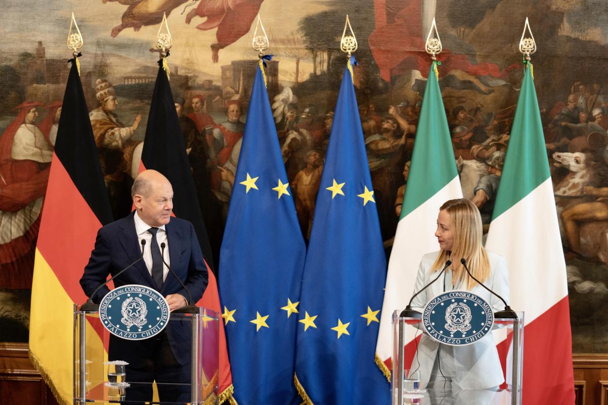 Sui migranti Crosetto fulmina Scholz: “Blocca gli immigrati in una …