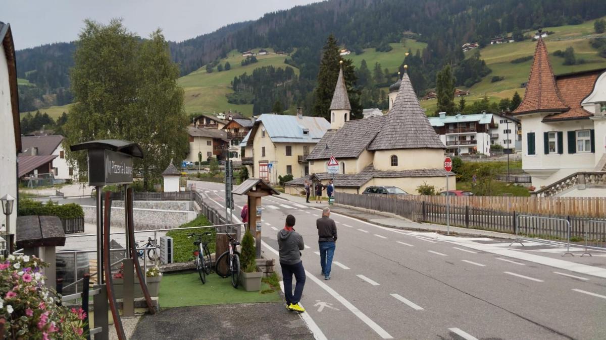 Chi è Ewald Kühbacher, l’uomo che ha ucciso il padre e la vicina a San Candido? Dopo essersi barricato in casa si è sparato alla gola