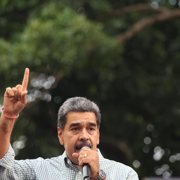 Venezuela, Gonzalez in esilio. Maduro esulta ma l’opposizione è ottimista: “Non cambia nulla”