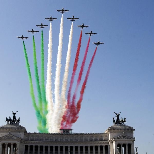 A che ora passano le frecce tricolori il 2 giugno 2024 a Roma per la Festa della Repubblica?