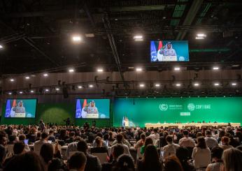 Cop28, accordo raggiunto: addio ai combustibili fossili entro il 20…