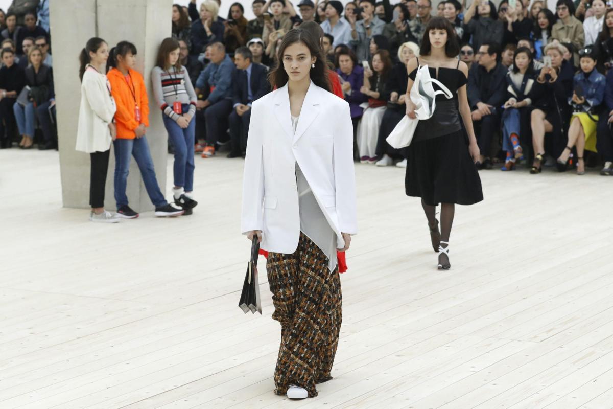 Phoebe Philo età, marito: chi è la possibile nuova direttrice creat…