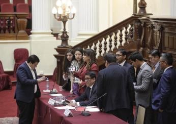 Pedro Castillo scioglie il parlamento poche ore prima del voto di impeachment. I media peruviani: “É un golpe”