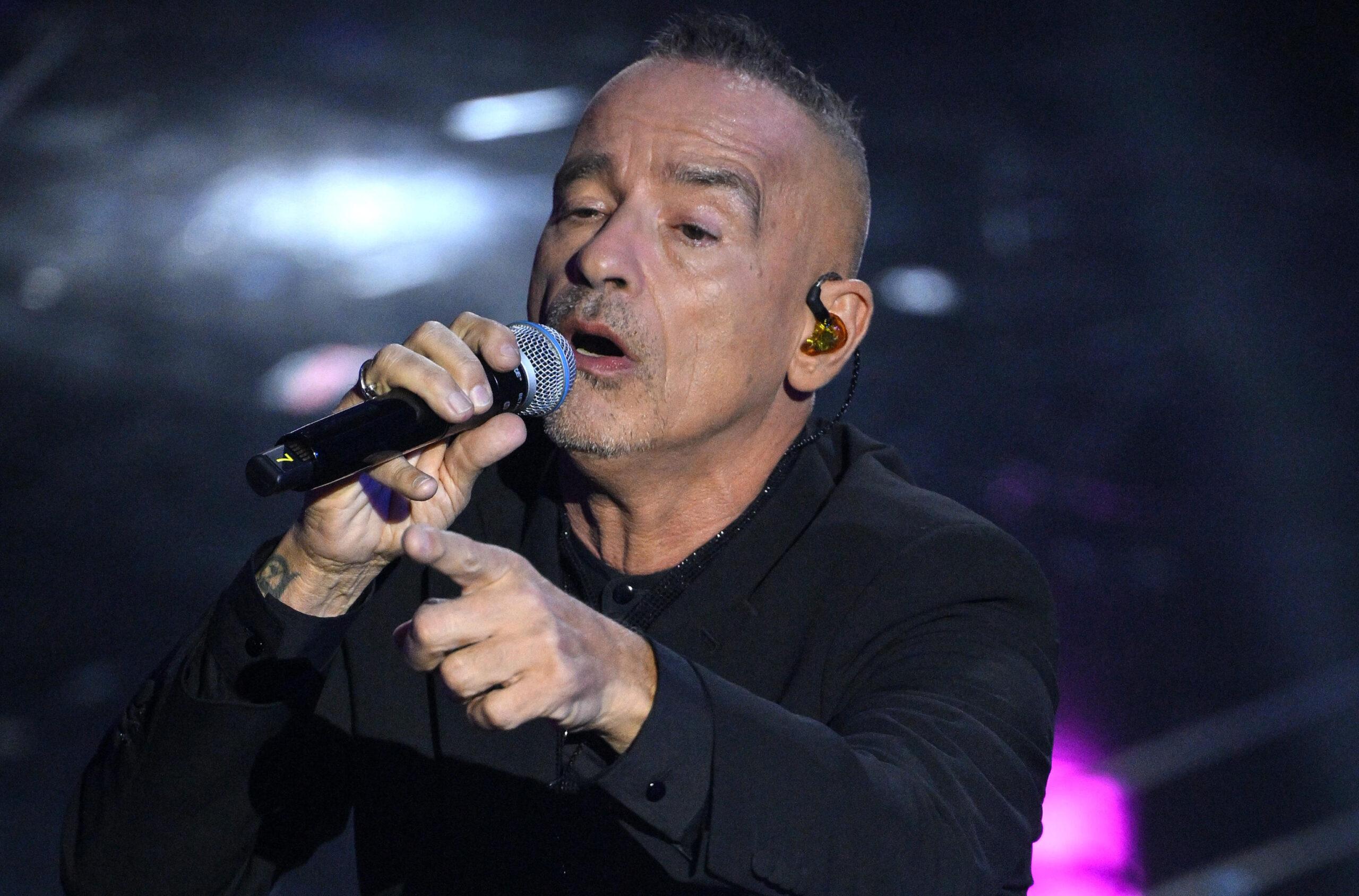 Eros Ramazzotti e Desirée Popper beccati insieme al concerto dei Coldplay a Roma: è nato un nuovo amore? 