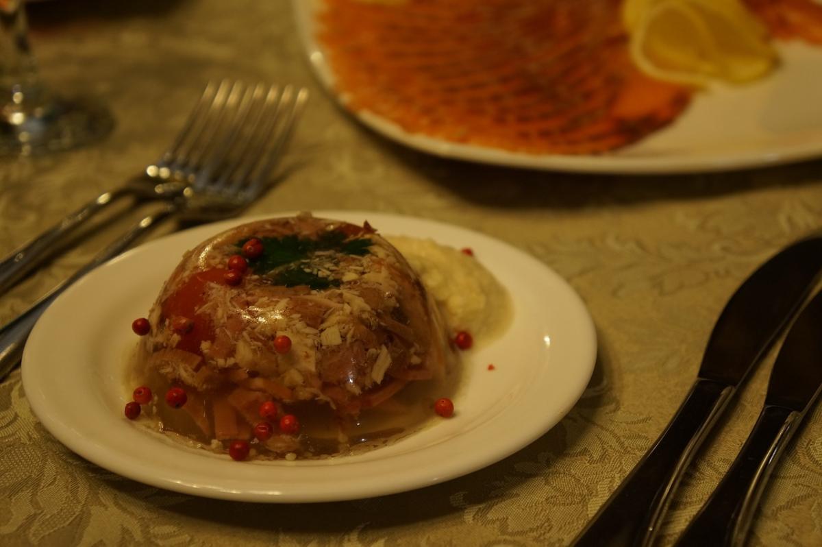 Cucina coreografica: l’aspic di pollo