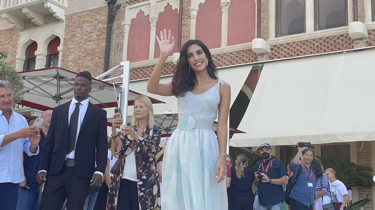 Venezia 79, Rocío Muñoz Morales nel tradizionale photocall: le nost…