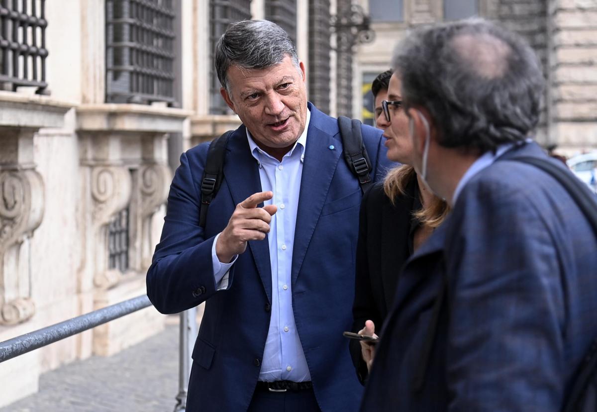 Incontro Meloni-sindacati, a Palazzo Chigi dialogo su caro energia …