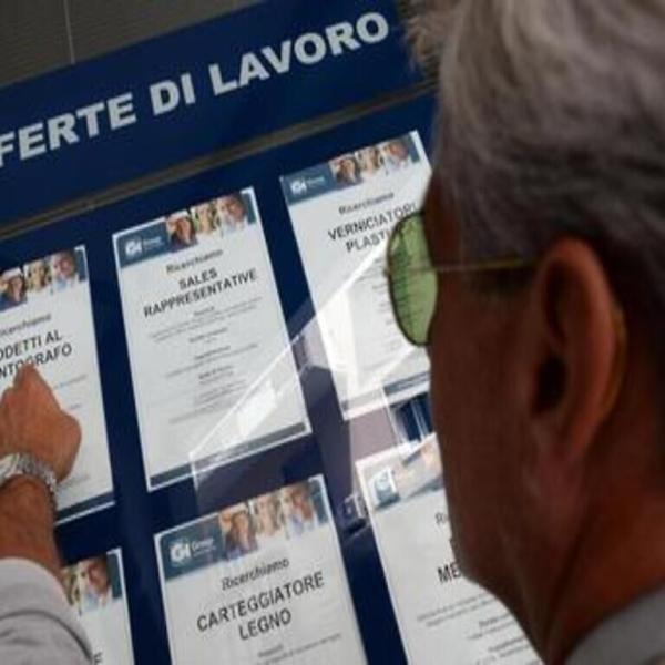 Offerte di lavoro, imprese cercano 408mila profili a febbraio 2024: ecco le competenze più richieste