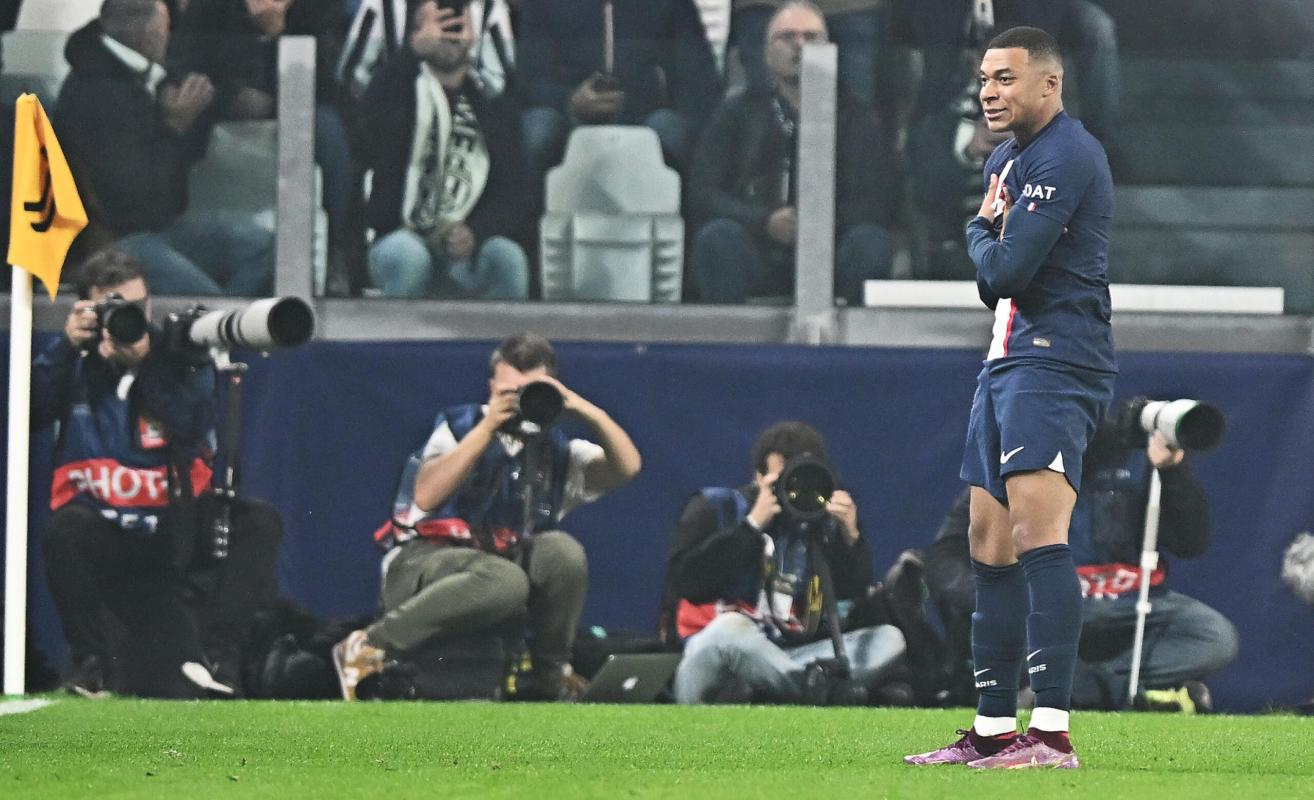 Mbappé-Psg prove di rinnovo, Al-Khelaifi: “È un giocatore incredibile e una persona fantastica”