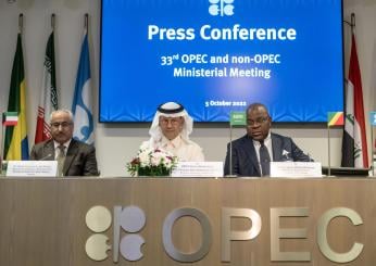 Petrolio, Emirati Arabi Uniti smentiscono di voler abbandonare l’Opec