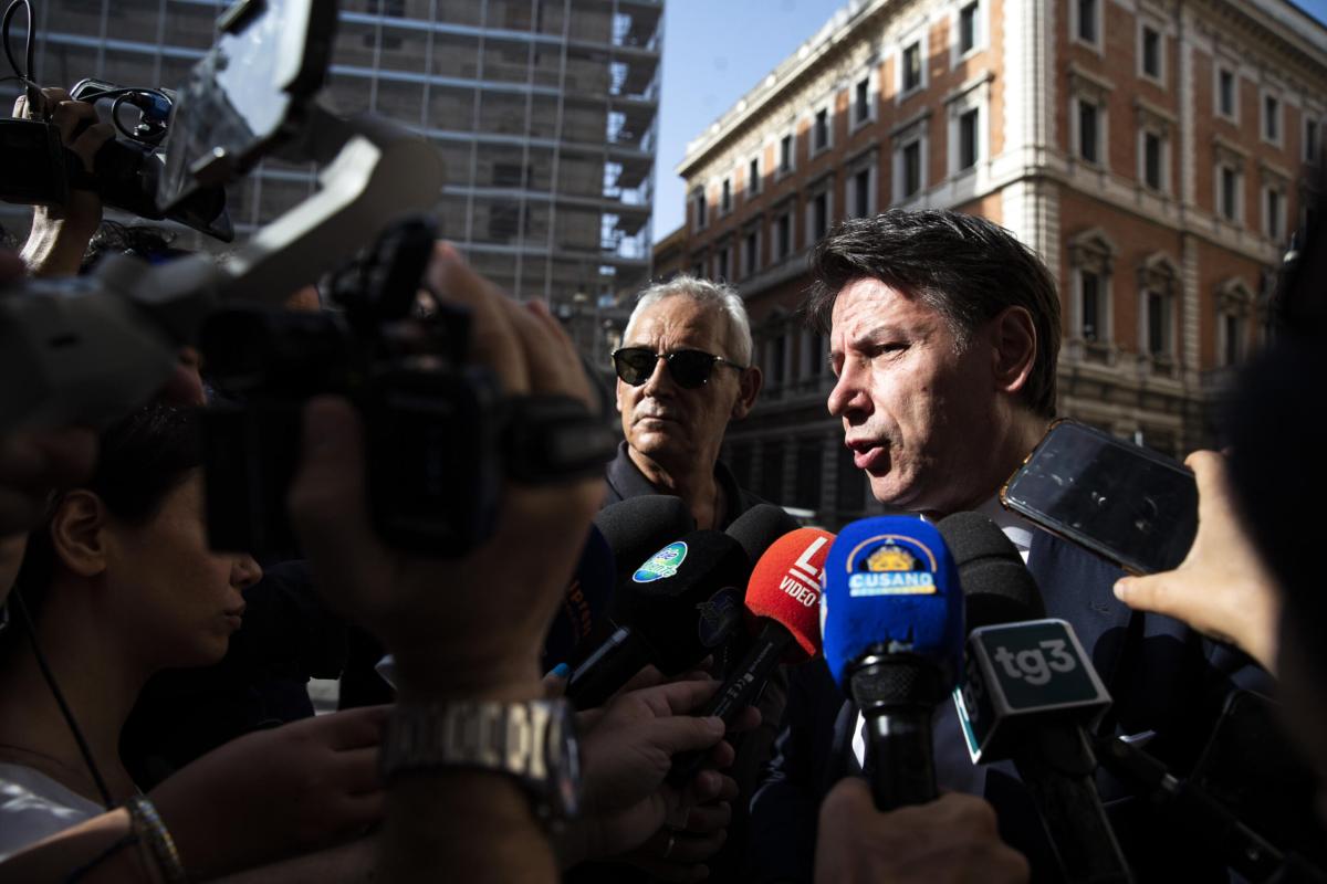 Il presidente Conte attacca palazzo Chigi: “Incoraggiano l’evasione…