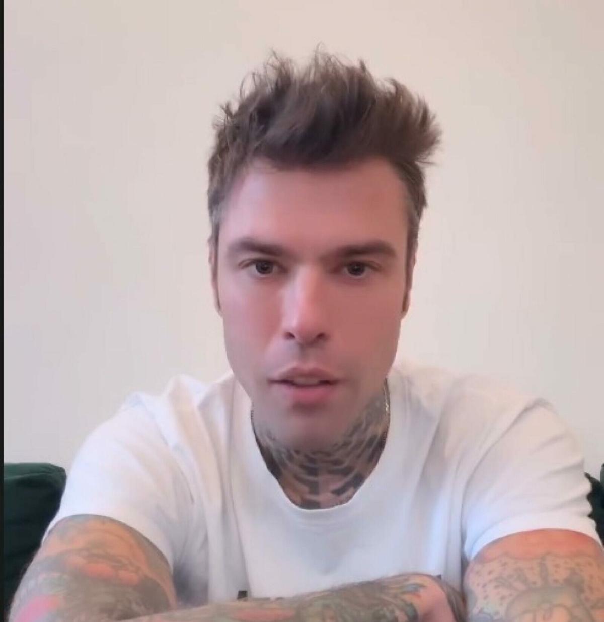 Hater chiede scusa a Fedez dopo il caso di Leone, il rapper reagisc…