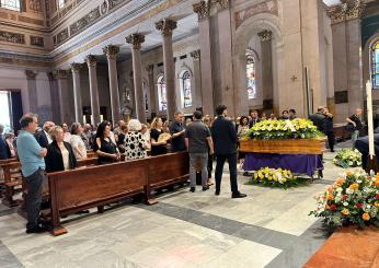 Funerali di Maria Rosaria Omaggio, l’ultimo saluto all’attrice nella parrocchia San Giuseppe al Trionfale a Roma | VIDEO e FOTO