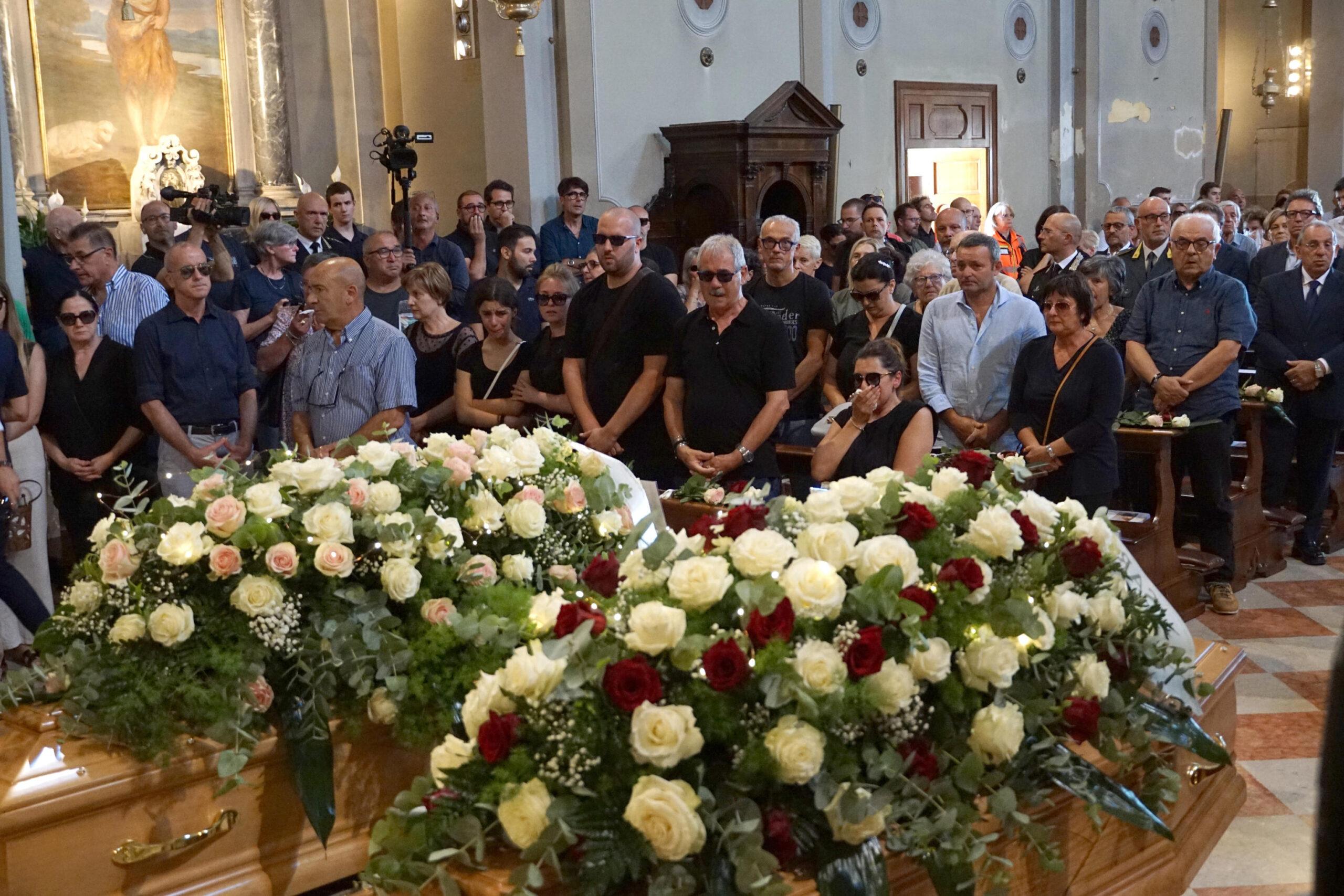 Tragedia a Santo Stefano di Cadore, il testo della commovente lettera letta da mamma Elena Potente ai funerali di Mattia, Marco e Maria Grazia