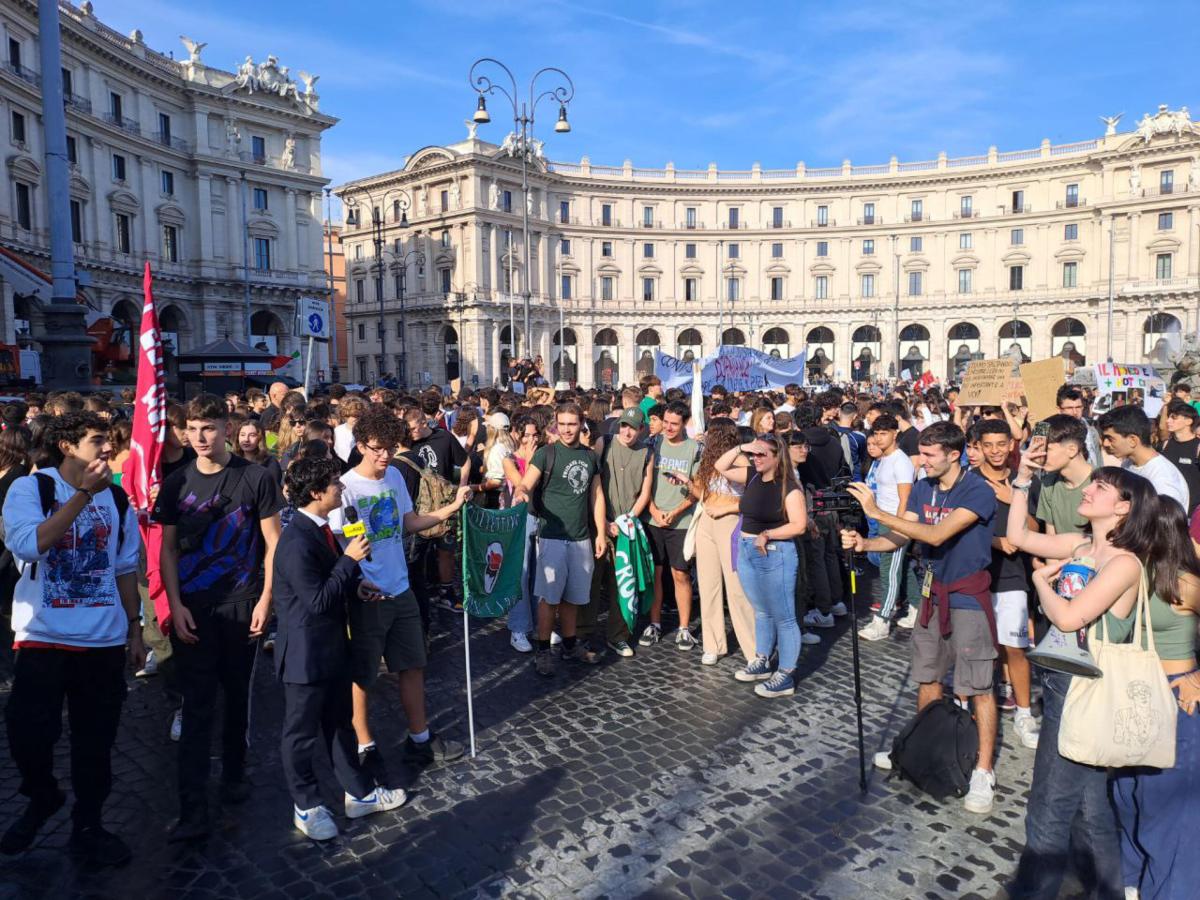 Roma, grande manifestazione Cgil “Insieme per la costituzione”