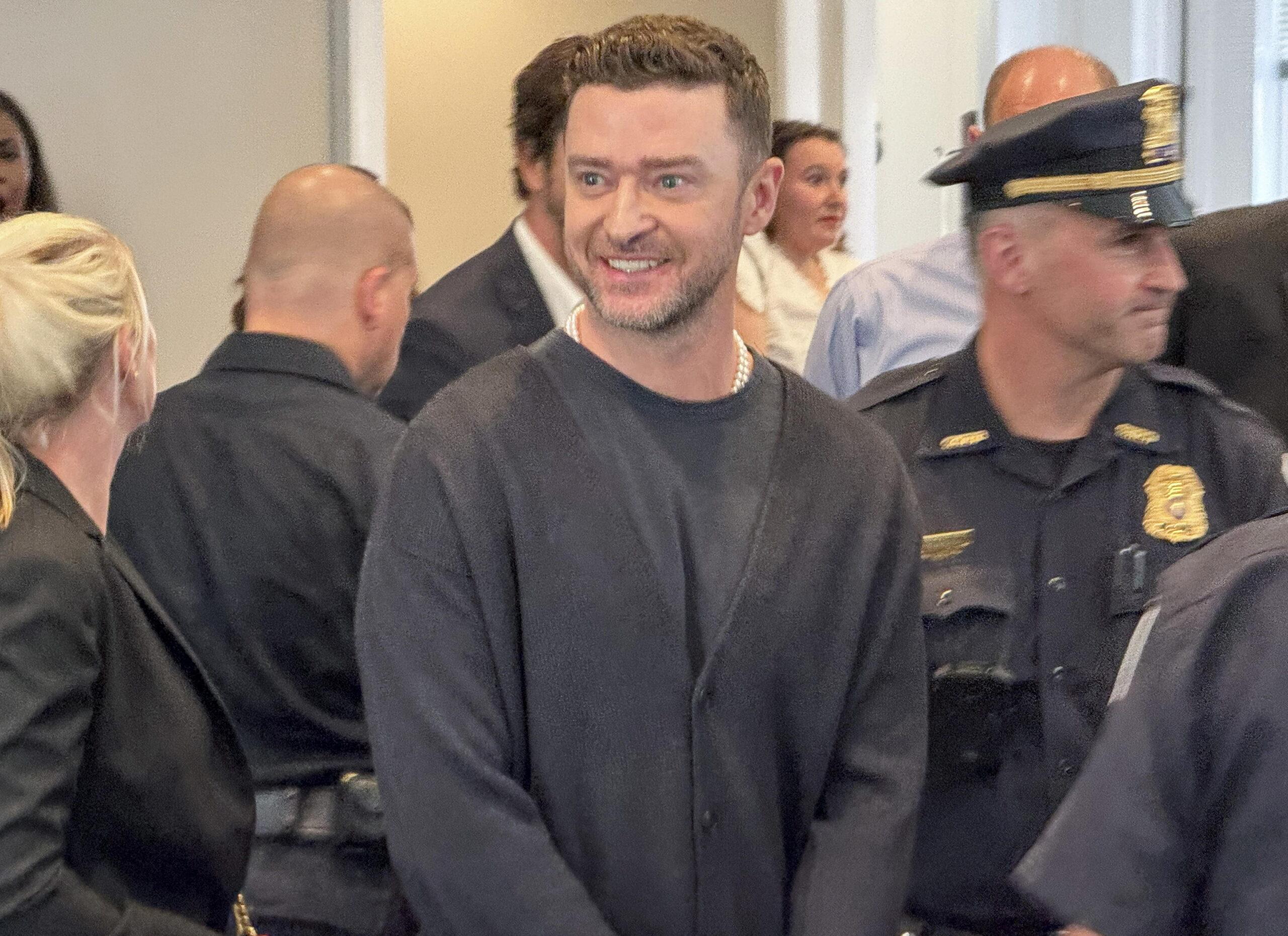 Justin Timberlake condannato ai servizi sociali: “Guidavo ubriaco”, le sue parole fuori il tribunale