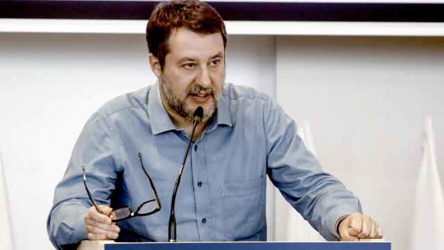 Sì al nucleare, Vannacci e appello per nuove elezioni in Sardegna: diretta social di Salvini per l’Epifania