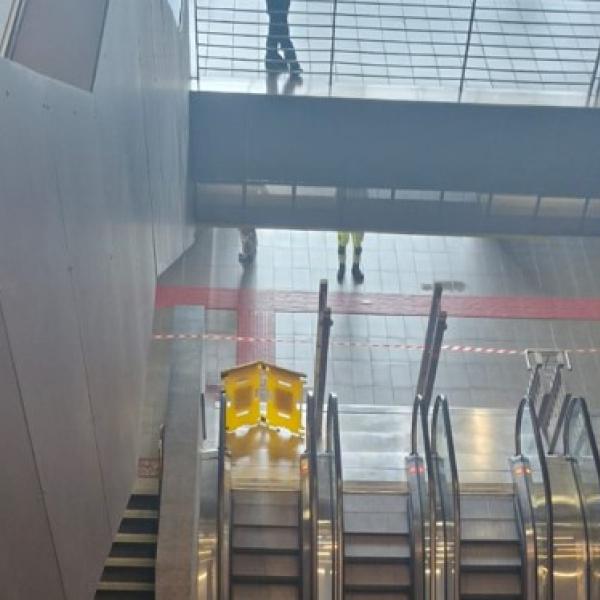 Tragedia a Roma, donna si suicida alla stazione Tiburtina: “Si è lanciata nel vuoto”