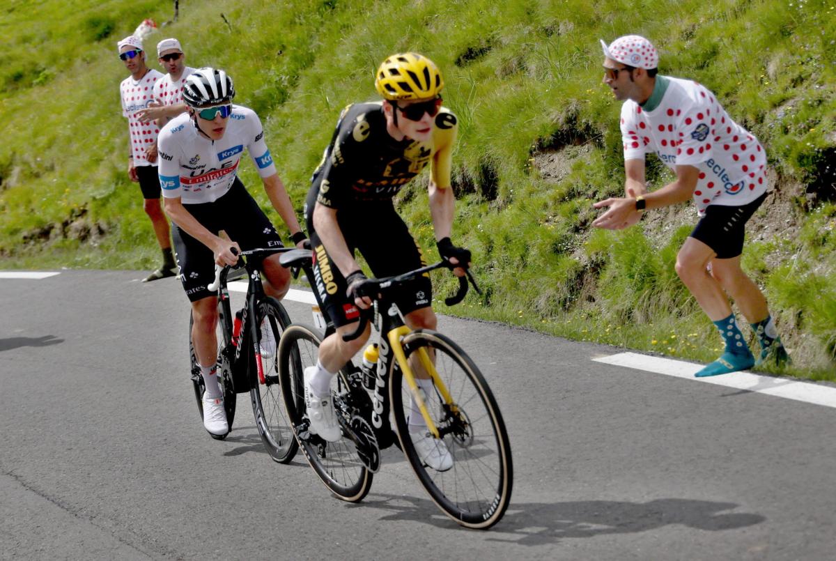 Tour de France 2023, Pogacar vince la sesta tappa: Vingegaard staccato