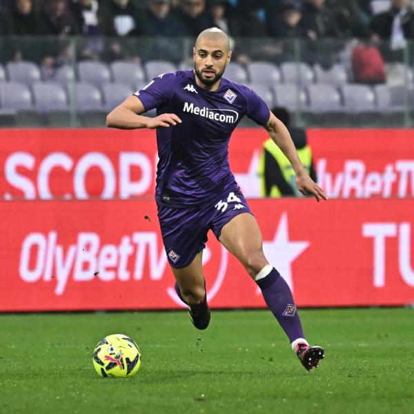 Finita la telenovela Amrabat, il centrocampista saluta Firenze e vola al Manchester United