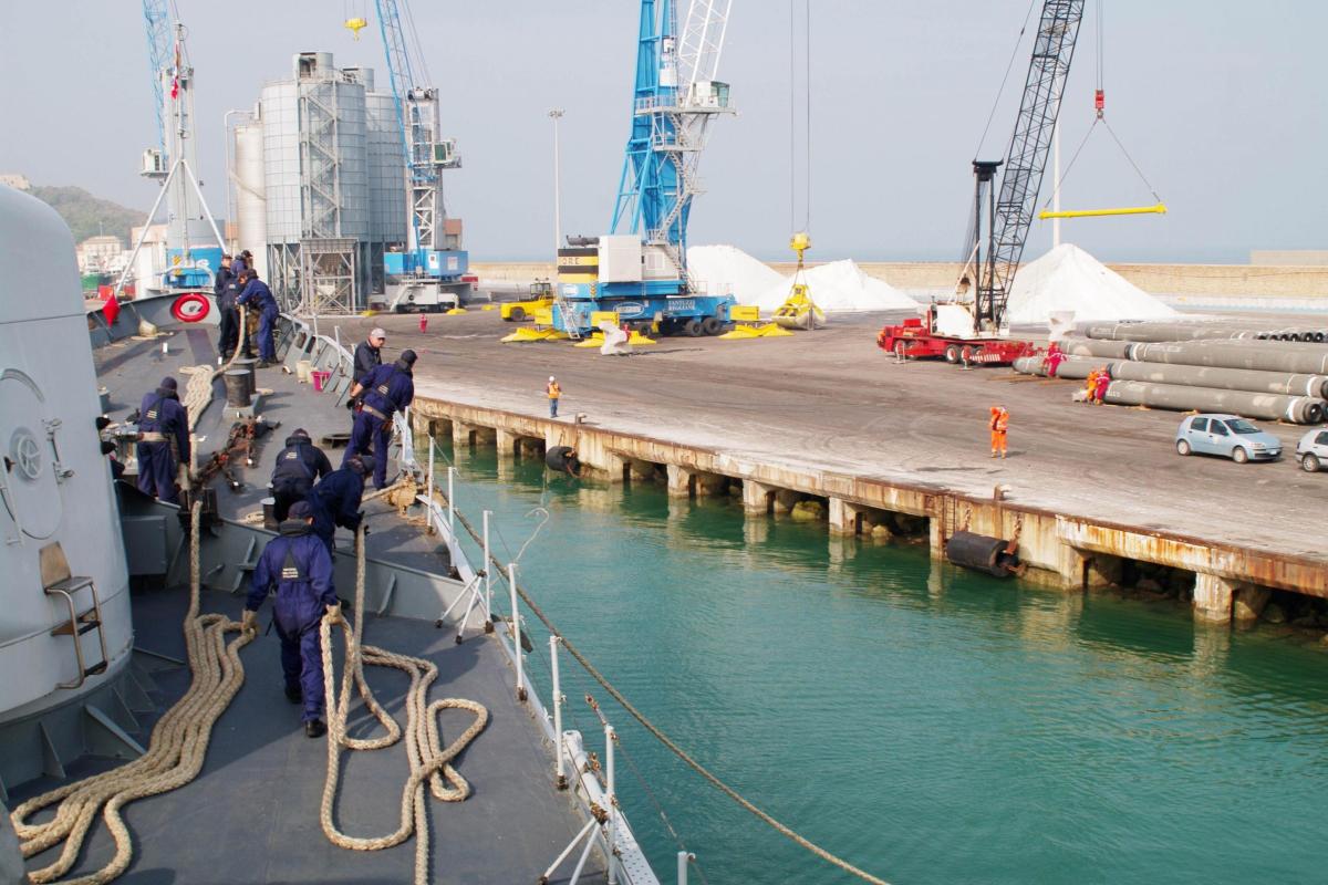 Ortona (Chieti), incidente sul lavoro: in area portuale muore opera…