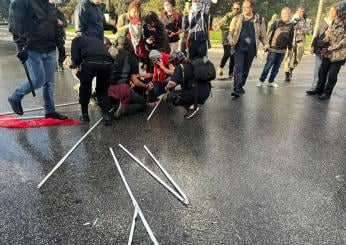 Scontri manifestazione pro Pal del 5 ottobre a Roma: Calenda invoca un’altra piazza, Donzelli si complimenta con la polizia | VIDEO